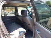 ✅ 2001 Ford Explorer Sport Trac • VIN: 1FMZU77EX1UA86462 • Lot: 42822624. Wystawiony na IAAI z przebiegiem 107 808 mil. Bezpłatny archiwum sprzedaży aukcyjnych z USA i szczegółowy raport historii pojazdu na DreamBid. Zdjęcie 8.