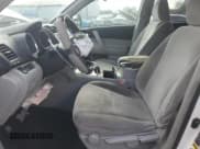 ✅ 2013 Toyota Highlander • VIN: 5TDZK3EH7DS092616 • Lot: 83856715. Wystawiony na Copart z przebiegiem 256 197 mil. Bezpłatny archiwum sprzedaży aukcyjnych z USA i szczegółowy raport historii pojazdu na DreamBid. Zdjęcie 7.