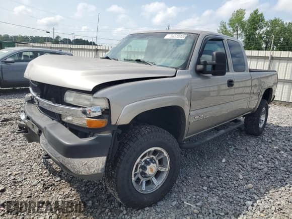 ✅ 2002 Chevrolet Silverado 2500HD LS • VIN: 1GCHK29U02Z119812 • Лот: 56510135. Опубликован ранее на Copart с пробегом 267 969 миль. Бесплатный доступ к архиву аукционных продаж из США и подробный отчёт об истории автомобиля на DreamBid. Изображение 1.