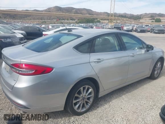 ✅ 2017 Ford Fusion SE • VIN: 3FA6P0H76HR242476 • Lot: 43565631. Listed on IAAI with 75,447 mi. Free auction sales archive from the USA and detailed vehicle history report at DreamBid. Image 13.