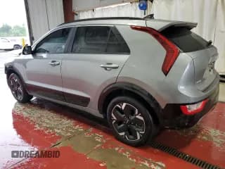 ✅ 2023 Kia Niro Wind • VIN: KNDCR3L15P5053637 • Лот: 63490034. Опубликован ранее на Copart с пробегом 23 662 миль. Бесплатный доступ к архиву аукционных продаж из США и подробный отчёт об истории автомобиля на DreamBid. Изображение 2.