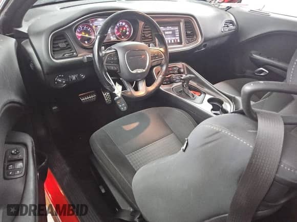 ✅ 2019 Dodge Challenger R/T • VIN: 2C3CDZBT3KH530365 • Лот: 86641075. Опубликован ранее на Copart с пробегом 99 100 миль. Бесплатный доступ к архиву аукционных продаж из США и подробный отчёт об истории автомобиля на DreamBid. Изображение 8.