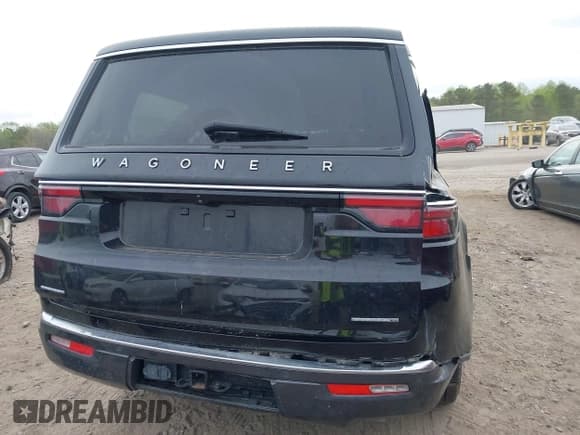 ✅ 2022 Jeep Wagoneer Series II • VIN: 1C4SJVBT9NS136620 • Lot: 41954822. Listed on IAAI with 72,661 mi. Free auction sales archive from the USA and detailed vehicle history report at DreamBid. Image 17.