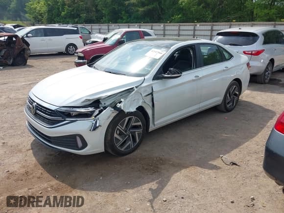 ✅ 2024 Volkswagen Jetta SEL • VIN: 3VWGM7BU5RM009182 • Lot: 42147560. Listed on IAAI with 25,299 mi. Free auction sales archive from the USA and detailed vehicle history report at DreamBid. Image 2.