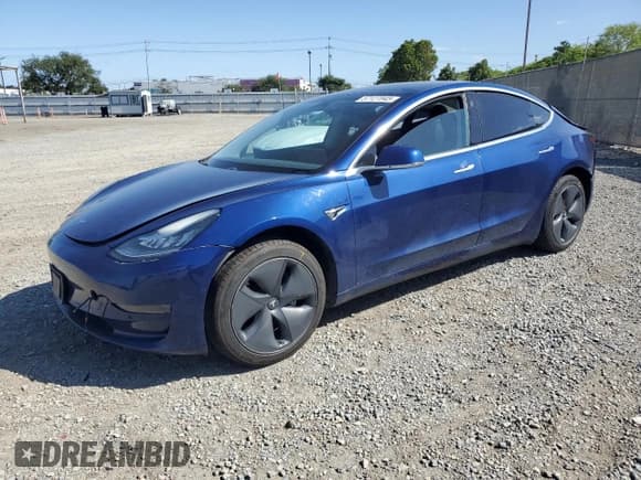 ✅ 2019 Tesla Model 3 Mid Range • VIN: 5YJ3E1EA2KF485767 • Lot: 57127045. Wystawiony na Copart z przebiegiem 64 454 mil. Bezpłatny archiwum sprzedaży aukcyjnych z USA i szczegółowy raport historii pojazdu na DreamBid. Zdjęcie 1.