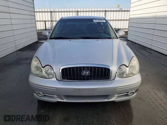 2004 Hyundai Sonata z VIN KMHWF25S04A039620, wystawiony jako Copart lot #84199634 z przebiegiem 227 690 mil mil oraz Szkoda całkowita • Salvage title. Historia ofert i sprzedaży dostępna na DreamBid. Obrazek 5.