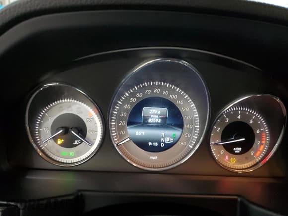 ✅ 2015 Mercedes-Benz GLK 350 • VIN: WDCGG8JB6FG403631 • Лот: 53264015. Опубликован ранее на Copart с пробегом 82 693 миль. Бесплатный доступ к архиву аукционных продаж из США и подробный отчёт об истории автомобиля на DreamBid. Изображение 9.