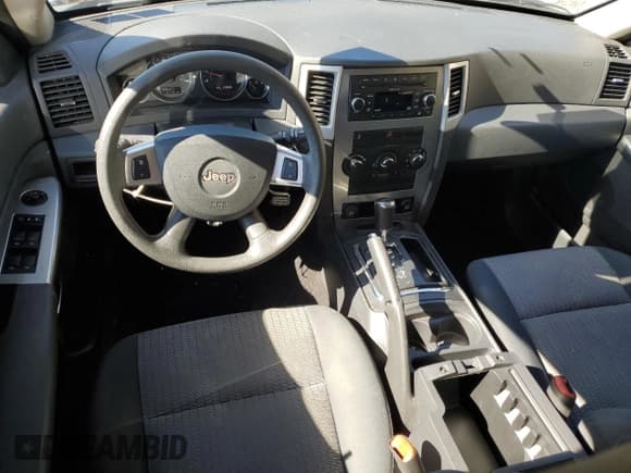 ✅ 2010 Jeep Grand Cherokee Laredo • VIN: 1J4PR4GK6AC162602 • Lot: 85689185. Wystawiony na Copart z przebiegiem 79 140 mil. Bezpłatny archiwum sprzedaży aukcyjnych z USA i szczegółowy raport historii pojazdu na DreamBid. Zdjęcie 8.