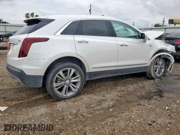 ✅ 2022 Cadillac XT5 FWD Premium Luxury • VIN: 1GYKNCRS2NZ177971 • Lot: 63283595. Wystawiony na Copart z przebiegiem 49 428 mil. Bezpłatny archiwum sprzedaży aukcyjnych z USA i szczegółowy raport historii pojazdu na DreamBid. Zdjęcie 3.