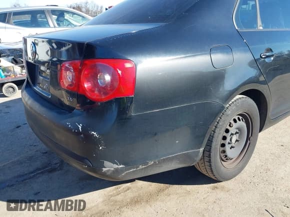 ✅ 2007 Volkswagen Jetta • VIN: 3VWGG71K27M124083 • Лот: 41208561. Опубликован ранее на IAAI с пробегом 227 408 миль. Бесплатный доступ к архиву аукционных продаж из США и подробный отчёт об истории автомобиля на DreamBid. Изображение 13.