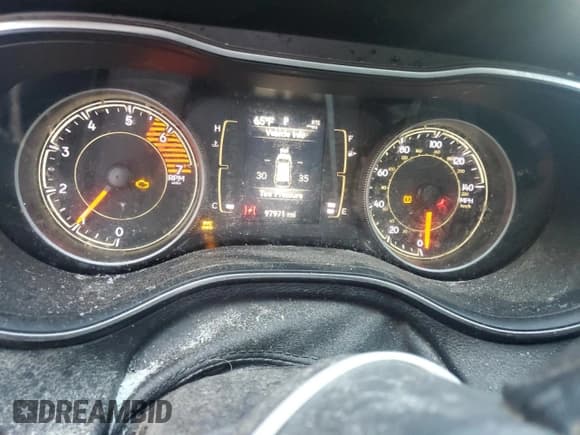 ✅ 2020 Jeep Cherokee Altitude • VIN: 1C4PJMLN1LD550895 • Lot: 62821665. Wystawiony na Copart z przebiegiem 97 971 mil. Bezpłatny archiwum sprzedaży aukcyjnych z USA i szczegółowy raport historii pojazdu na DreamBid. Zdjęcie 9.