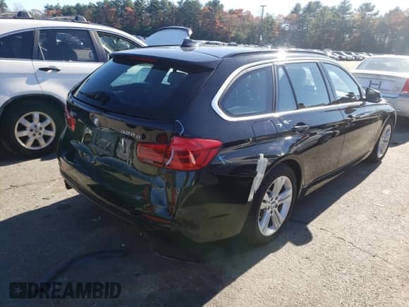 2018 BMW 3 Series 328d xDrive с VIN WBA8J1C56JA019092, выставлен на аукционе Copart как лот 65231752 с пробегом 59 526 миль миль и . История ставок и продаж доступна на DreamBid. Изображение 4.