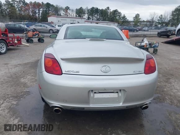 ✅ 2004 Lexus SC 430 • VIN: JTHFN48Y840053546 • Lot: 41945488. Wystawiony na IAAI z przebiegiem 167 846 mil. Bezpłatny archiwum sprzedaży aukcyjnych z USA i szczegółowy raport historii pojazdu na DreamBid. Zdjęcie 16.