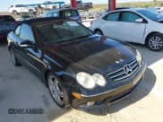 ✅ 2008 Mercedes-Benz CLK 550 • VIN: WDBTK72F58T089686 • Lot: 42295531. Wystawiony na IAAI z przebiegiem 237 733 mil. Bezpłatny archiwum sprzedaży aukcyjnych z USA i szczegółowy raport historii pojazdu na DreamBid. Zdjęcie 1.