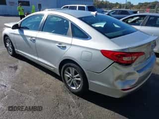 2017 Hyundai Sonata SE z VIN 5NPE24AF7HH475895, wystawiony jako IAAI lot #43480489 z przebiegiem 83 204 mil mil oraz . Historia ofert i sprzedaży dostępna na DreamBid. Obrazek 3.