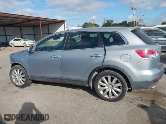 ✅ 2008 Mazda CX-9 Sport • VIN: JM3TB28A780161738 • Лот: 43644677. Опубликован ранее на IAAI с пробегом 239 742 миль. Бесплатный доступ к архиву аукционных продаж из США и подробный отчёт об истории автомобиля на DreamBid. Изображение 14.