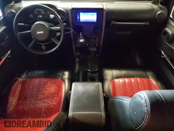 ✅ 2008 Jeep Wrangler Unlimited Sahara • VIN: 1J4GA59108L621845 • Lot: 54491035. Listed on Copart with 152,815 mi. Free auction sales archive from the USA and detailed vehicle history report at DreamBid. Image 8.