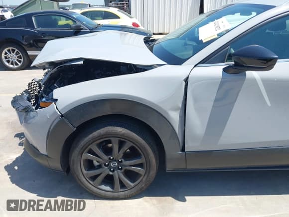 ✅ 2025 Mazda CX-30 S Select Sport • VIN: 3MVDMBBM4SM786711 • Lot: 42423822. Listed on IAAI with 3,406 mi. Free auction sales archive from the USA and detailed vehicle history report at DreamBid. Image 19.