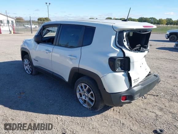 ✅ 2023 Jeep Renegade Latitude • VIN: ZACNJDB19PPP10239 • Lot: 43485636. Listed on IAAI with 17,926 mi. Free auction sales archive from the USA and detailed vehicle history report at DreamBid. Image 3.