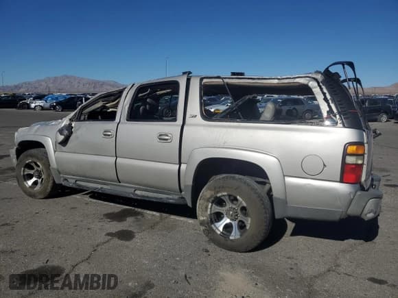 ✅ 2004 Chevrolet Suburban LT • VIN: 3GNFK16T84G138535 • Лот: 42038965. Опубликован ранее на Copart с пробегом Не указан. Бесплатный доступ к архиву аукционных продаж из США и подробный отчёт об истории автомобиля на DreamBid. Изображение 2.