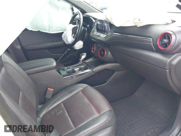 2020 Chevrolet Blazer RS z VIN 3GNKBERS0LS662038, wystawiony jako IAAI lot #42753311 z przebiegiem 81 391 mil mil oraz . Historia ofert i sprzedaży dostępna na DreamBid. Obrazek 5.