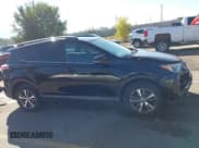 ✅ 2017 Toyota RAV4 XLE • VIN: 2T3RFREV2HW611850 • Lot: 43401879. Wystawiony na IAAI z przebiegiem 72 089 mil. Bezpłatny archiwum sprzedaży aukcyjnych z USA i szczegółowy raport historii pojazdu na DreamBid. Zdjęcie 13.