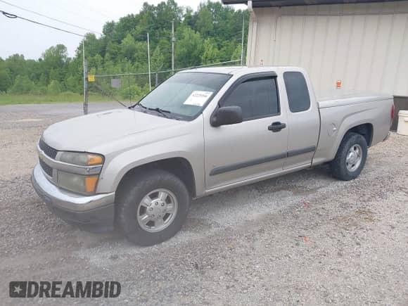 2008 Chevrolet Colorado 1LT z VIN 1GCCS39E788202192, wystawiony jako IAAI lot #42229266 z przebiegiem 270 494 mil mil oraz . Historia ofert i sprzedaży dostępna na DreamBid. Obrazek 2.