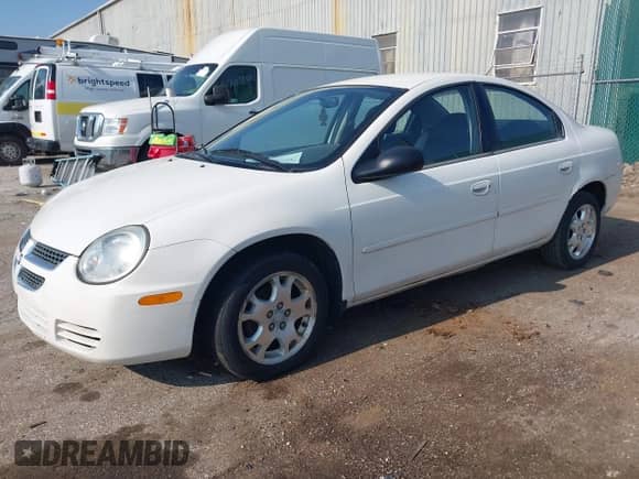 2004 Dodge Neon SXT z VIN 1B3ES56C44D574762, wystawiony jako IAAI lot #42724046 z przebiegiem Nie podano mil oraz . Historia ofert i sprzedaży dostępna na DreamBid. Obrazek 2.