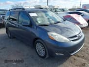 ✅ 2010 Toyota Sienna XLE Limited • VIN: 5TDYK4CC2AS291674 • Lot: 43815200. Wystawiony na IAAI z przebiegiem 231 078 mil. Bezpłatny archiwum sprzedaży aukcyjnych z USA i szczegółowy raport historii pojazdu na DreamBid. Zdjęcie 1.