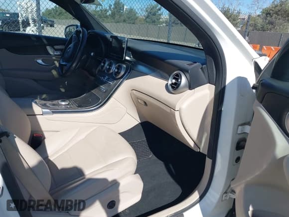 ✅ 2018 Mercedes-Benz GLC 300 • VIN: WDC0J4KB3JF387946 • Lot: 41494182. Listed on IAAI with 75,149 mi. Free auction sales archive from the USA and detailed vehicle history report at DreamBid. Image 5.