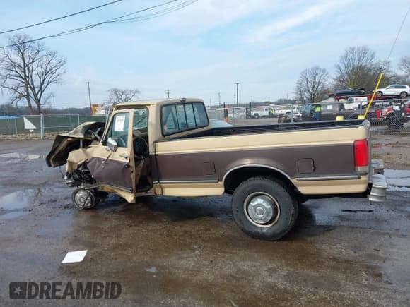✅ 1989 Ford F-250 • VIN: 2FTHF25H5KCB18665 • Lot: 41893395. Listed on IAAI with Not provided. Free auction sales archive from the USA and detailed vehicle history report at DreamBid. Image 14.