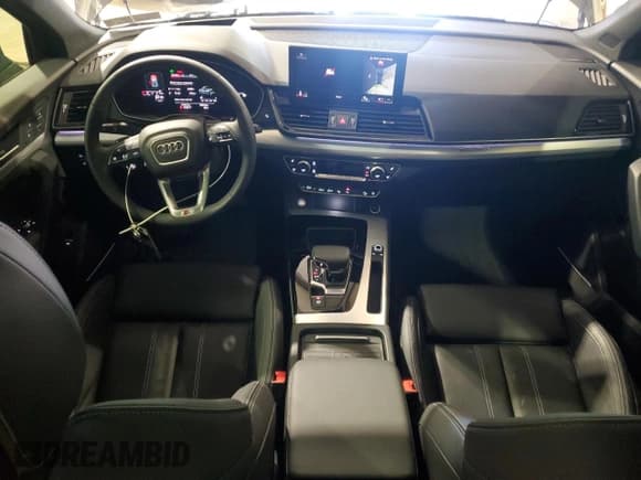 ✅ 2024 Audi Q5 S line Prestige • VIN: WA1FAAFY4R2020984 • Lot: 53344205. Wystawiony na Copart z przebiegiem 13 423 mil. Bezpłatny archiwum sprzedaży aukcyjnych z USA i szczegółowy raport historii pojazdu na DreamBid. Zdjęcie 8.