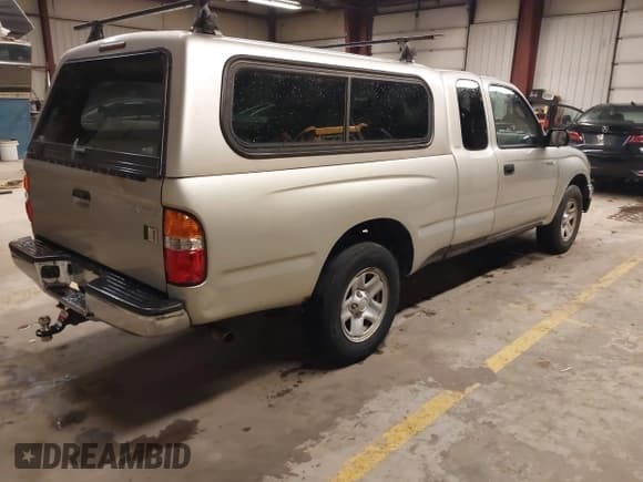 ✅ 2001 Toyota Tacoma • VIN: 5TEVL52N31Z733972 • Lot: 41981498. Listed on IAAI with 212,129 mi. Free auction sales archive from the USA and detailed vehicle history report at DreamBid. Image 4.