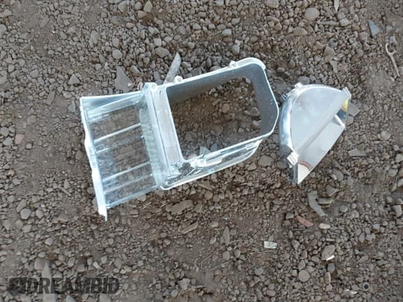 ✅ 2011 Ford Flex SEL • VIN: 2FMGK5CC6BBD00859 • Lot: 43712331. Wystawiony na IAAI z przebiegiem 69 993 mil. Bezpłatny archiwum sprzedaży aukcyjnych z USA i szczegółowy raport historii pojazdu na DreamBid. Zdjęcie 12.