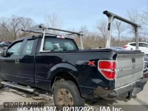 ✅ 2013 Ford F-150 XL • VIN: 1FTFX1EF3DFA70846 • Lot: 41614387. Wystawiony na IAAI z przebiegiem 138 181 mil. Bezpłatny archiwum sprzedaży aukcyjnych z USA i szczegółowy raport historii pojazdu na DreamBid. Zdjęcie 3.