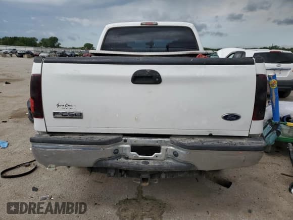 ✅ 2006 Ford F-250 XL • VIN: 1FTSW21566ED94709 • Lot: 55559845. Wystawiony na Copart z przebiegiem Nie podano. Bezpłatny archiwum sprzedaży aukcyjnych z USA i szczegółowy raport historii pojazdu na DreamBid. Zdjęcie 6.