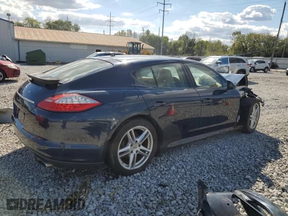 ✅ 2011 Porsche Panamera • VIN: WP0AA2A71BL010160 • Лот: 85556135. Опубликован ранее на Copart с пробегом Не указан. Бесплатный доступ к архиву аукционных продаж из США и подробный отчёт об истории автомобиля на DreamBid. Изображение 3.