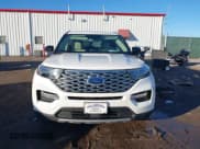 ✅ 2022 Ford Explorer Platinum • VIN: 1FM5K8HC8NGA33268 • Lot: 41456814. Wystawiony na IAAI z przebiegiem 47 700 mil. Bezpłatny archiwum sprzedaży aukcyjnych z USA i szczegółowy raport historii pojazdu na DreamBid. Zdjęcie 12.