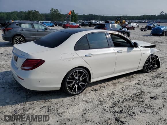 ✅ 2017 Mercedes-Benz E 43 AMG • VIN: WDDZF6EB8HA180200 • Lot: 59580765. Listed on Copart with 61,639 mi. Free auction sales archive from the USA and detailed vehicle history report at DreamBid. Image 3.