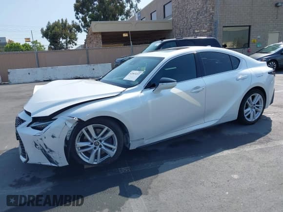 ✅ 2023 Lexus IS 300 • VIN: JTHCA1D23P5123511 • Lot: 42565222. Wystawiony na IAAI z przebiegiem 31 203 mil. Bezpłatny archiwum sprzedaży aukcyjnych z USA i szczegółowy raport historii pojazdu na DreamBid. Zdjęcie 17.