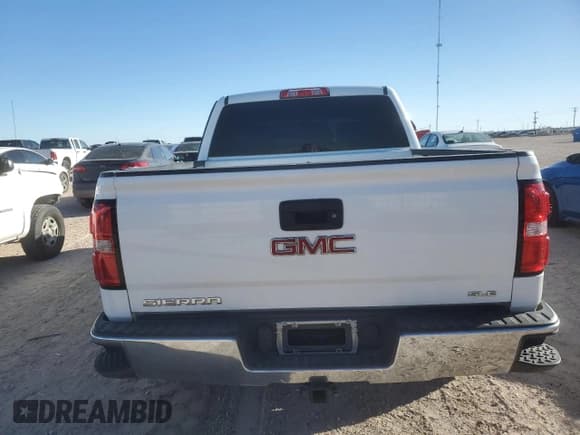 ✅ 2015 GMC Sierra 1500 SLE • VIN: 3GTP1UEH1FG204635 • Лот: 84863584. Опубликован ранее на Copart с пробегом 179 467 миль. Бесплатный доступ к архиву аукционных продаж из США и подробный отчёт об истории автомобиля на DreamBid. Изображение 6.