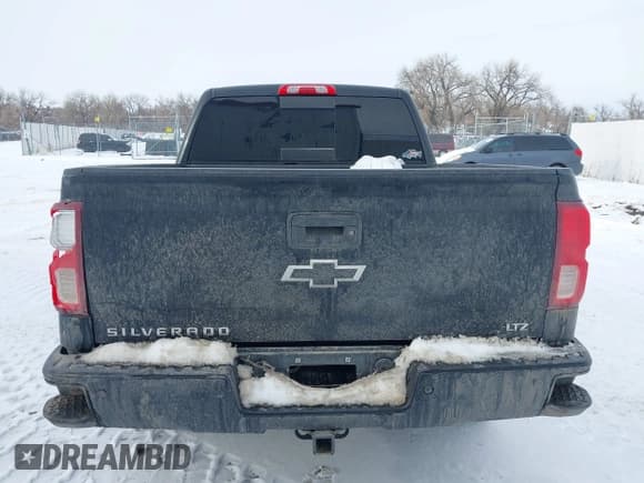 ✅ 2018 Chevrolet Silverado 1500 LTZ • VIN: 3GCUKSEC5JG172533 • Lot: 41492185. Wystawiony na IAAI z przebiegiem 103 831 mil. Bezpłatny archiwum sprzedaży aukcyjnych z USA i szczegółowy raport historii pojazdu na DreamBid. Zdjęcie 17.