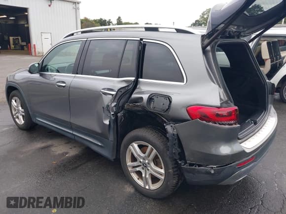 ✅ 2020 Mercedes-Benz GLB 250 • VIN: WDC4M4HB1LW004105 • Lot: 43235167. Wystawiony na IAAI z przebiegiem 47 634 mil. Bezpłatny archiwum sprzedaży aukcyjnych z USA i szczegółowy raport historii pojazdu na DreamBid. Zdjęcie 3.