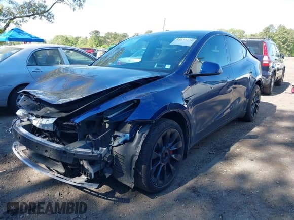 ✅ 2022 Tesla Model Y Long Range • VIN: 7SAYGDEE5NF314085 • Lot: 42233275. Wystawiony na IAAI z przebiegiem 30 024 mil. Bezpłatny archiwum sprzedaży aukcyjnych z USA i szczegółowy raport historii pojazdu na DreamBid. Zdjęcie 20.