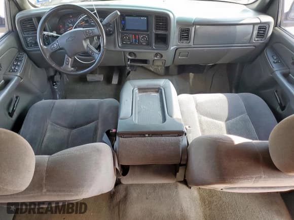 ✅ 2006 Chevrolet Silverado 2500HD LT1 • VIN: 1GCHC23216F119426 • Lot: 59610945. Wystawiony na Copart z przebiegiem 219 581 mil. Bezpłatny archiwum sprzedaży aukcyjnych z USA i szczegółowy raport historii pojazdu na DreamBid. Zdjęcie 8.