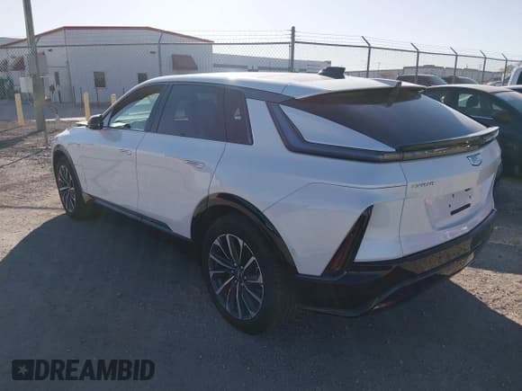 ✅ 2024 Cadillac LYRIQ Sport • VIN: 1GYKPVRL7RZ121464 • Лот: 43928954. Опубликован ранее на IAAI с пробегом 8 954 миль. Бесплатный доступ к архиву аукционных продаж из США и подробный отчёт об истории автомобиля на DreamBid. Изображение 3.