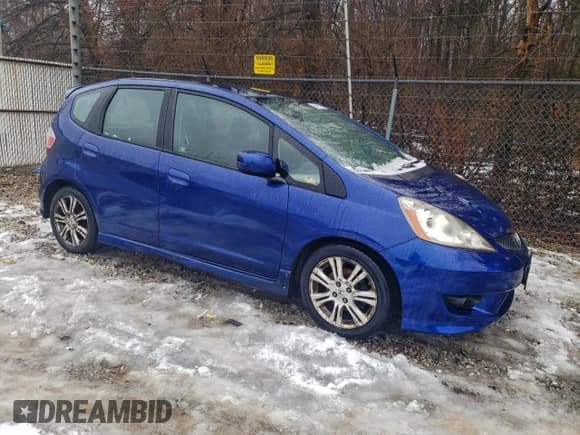 ✅ 2010 Honda Fit Sport • VIN: JHMGE8H49AS023271 • Lot: 96495565. Wystawiony na Copart z przebiegiem 332 810 mil. Bezpłatny archiwum sprzedaży aukcyjnych z USA i szczegółowy raport historii pojazdu na DreamBid. Zdjęcie 4.