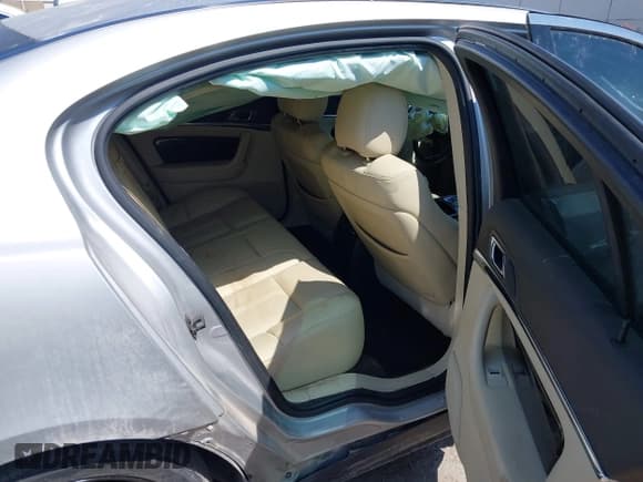 ✅ 2015 Lincoln MKS • VIN: 1LNHL9DK8FG608211 • Lot: 43154019. Listed on IAAI with 152,341 mi. Free auction sales archive from the USA and detailed vehicle history report at DreamBid. Image 8.