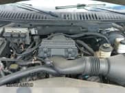 ✅ 2005 Ford Expedition Special Service • VIN: 1FMPU16515LA13255 • Lot: 42010630. Listed on IAAI with 210,101 mi. Free auction sales archive from the USA and detailed vehicle history report at DreamBid. Image 19.