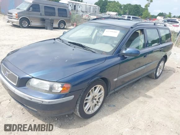 ✅ 2002 Volvo V70 • VIN: YV1SW53D921172912 • Lot: 42799285. Listed on IAAI with 296,127 mi. Free auction sales archive from the USA and detailed vehicle history report at DreamBid. Image 2.